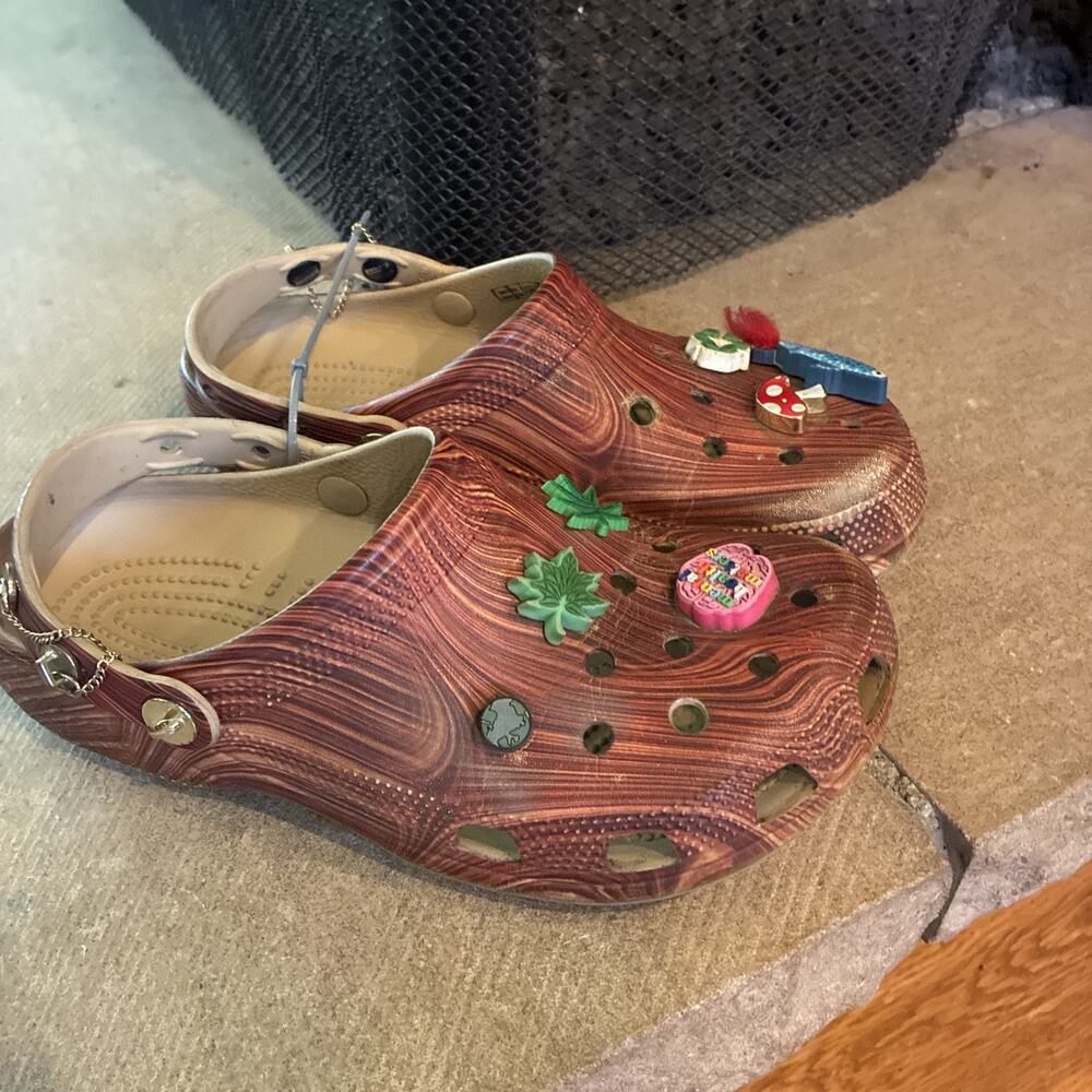 Sza X Crocs Classic Clog Woodgrain Brown w/ Jibbitz Unisex Mens 7 Womens 9